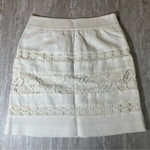 Loft White Lace Pencil Skirt Size: 00
